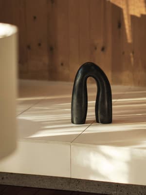 Anderson Marble Décor Arch - Black - Hover Image
